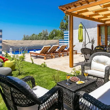 Iskenderun Sleeps 4 With Pool Air Con And Wifi Villa