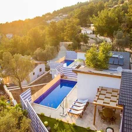 Iskenderun Sleeps 4 With Pool Air Con And Wifi Villa Islamlar (Mediterranean)